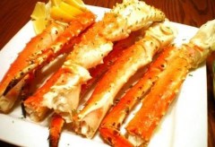 Baked King Crab Legs with Garlic Lemon Butter Sauce
