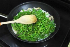 Elba’s Green Bean Casserole Recipe