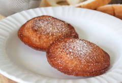 Fried Peanut Butter & Jelly Pinchy Pies! – Fried PB&J Donut-Like Object