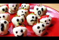 How to Make Strawberry Ghosts