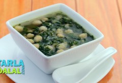 Spinach and Chick Pea Soup (Iron Rich) by Tarla Dalal